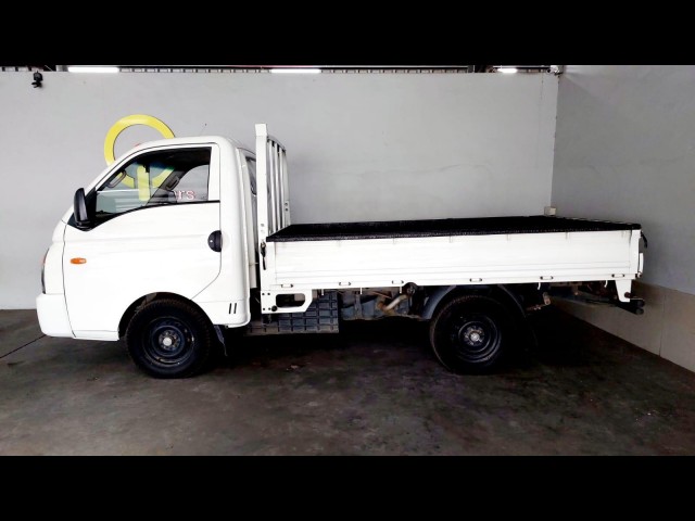 BUY HYUNDAI H100 2019 2.6D WITH A/C, WesBank