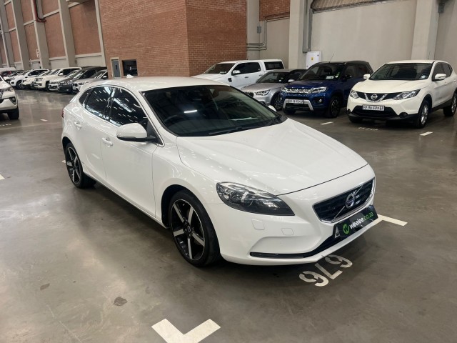 BUY VOLVO V40 2015 V40 T3 MOMENTUM GEARTRONIC, WesBank