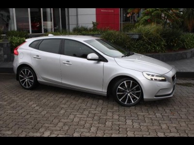 2016 Volvo V40