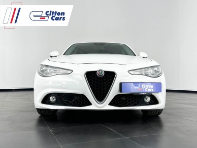 2017 Alfa Romeo Giulia Saloon