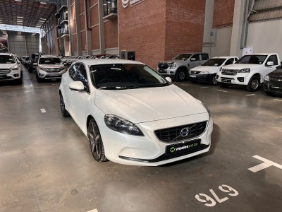 2014 Volvo V40
