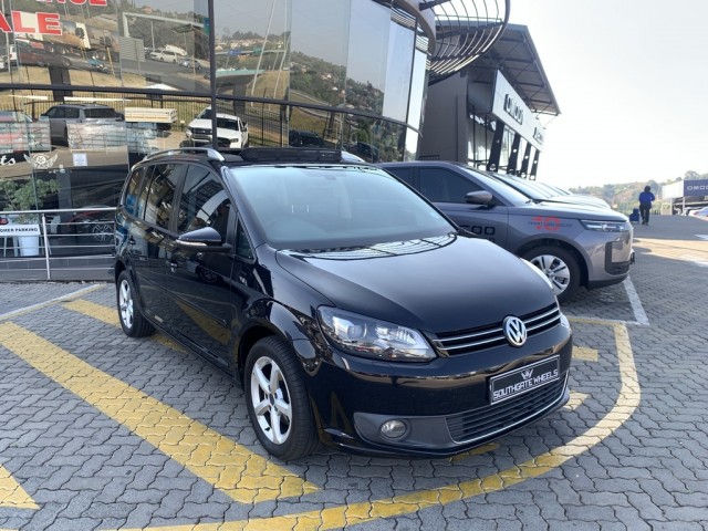 BUY VOLKSWAGEN TOURAN 2017 TOURAN 1.6 TDI DSG, WesBank