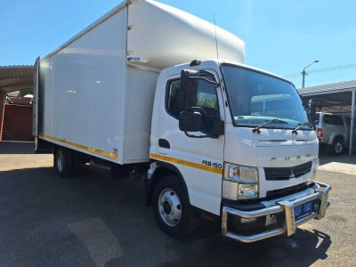 2016 Mitsubishi Commercial Fuso Canter Lift