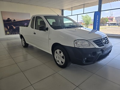 2018 Nissan Np200