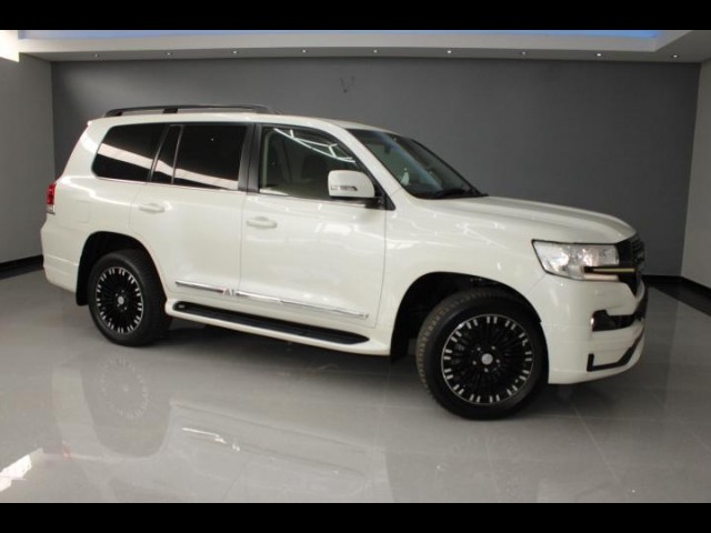 BUY TOYOTA LAND CRUISER 2016 LANDCRUISER 200 V8 4.5D VX A/T, WesBank