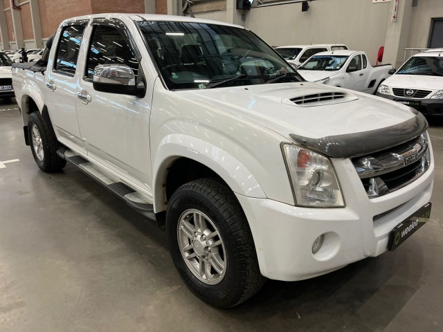 BUY ISUZU KB 2013 KB300D-TEQ A/T LX P/U D/C, WesBank
